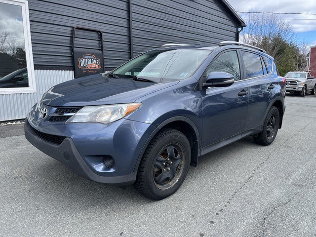 2013 Toyota RAV4 AWD LE! CLEAN SUV! in Cars & Trucks in Bedford - Image 2
