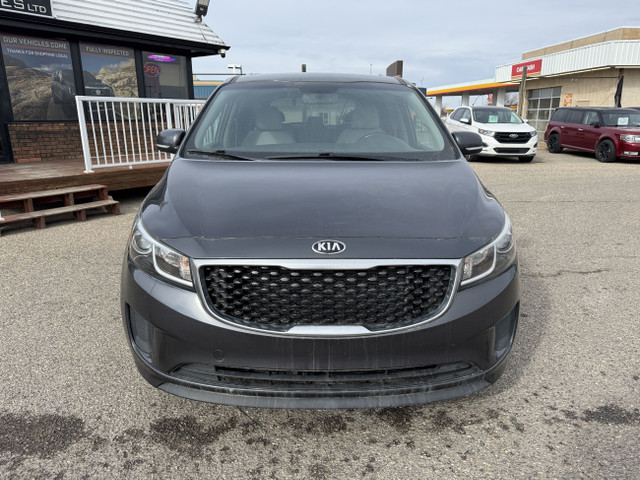 2016 Kia Sedona LX 8 Passenger in Cars & Trucks in Lethbridge - Image 3