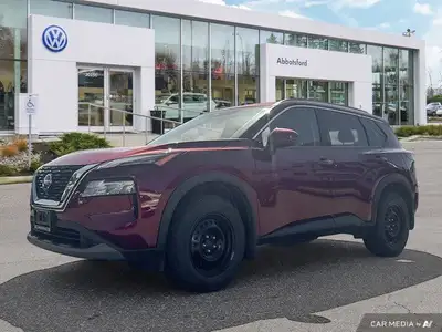 This Nissan Rogue delivers a Regular Unleaded I-4 2.5 L/152 engine powering this Variable transmissi...