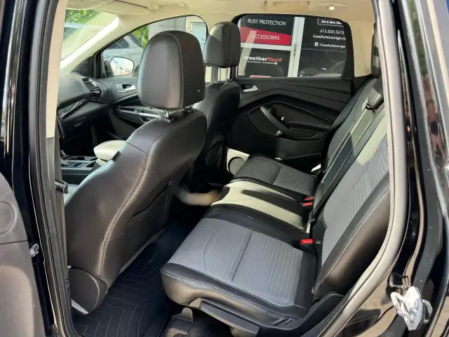 2017 Ford Escape TITANIUM! DEALER SERVICED! SUNROOF, HEATED SEAT in Cars & Trucks in Ottawa - Image 39