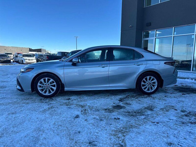 2021 Toyota Camry SE in Cars & Trucks in St. Albert - Image 4