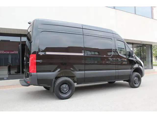 2021 Mercedes-Benz Sprinter Cargo Van \"4X4\" - \"3.0L DIESEL\"  in Cars & Trucks in City of Toronto - Image 13