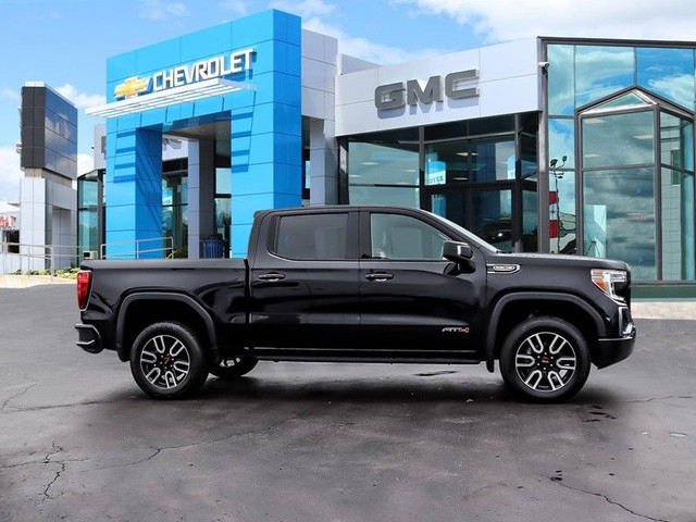 2022 GMC Sierra 1500 Limited 4WD Crew Cab 147" AT4 in Cars & Trucks in Hamilton - Image 3