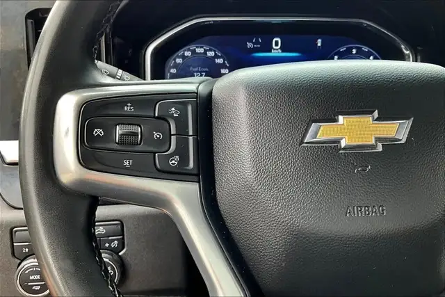 2023 Chevrolet Silverado 1500 4wd Crewcab Lt in Cars & Trucks in Edmonton - Image 15
