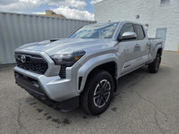 Only 9,023 Miles! This Toyota Tacoma boasts a Intercooled Turbo Regular Unleaded I-4 2.4 L/146 engin... (image 6)