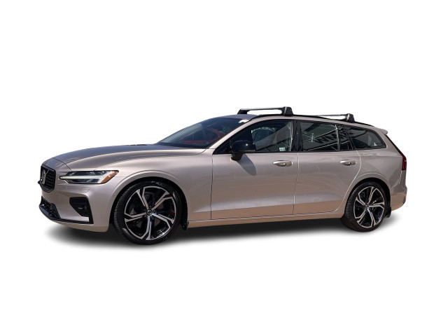 2023 Volvo V60 in Cars & Trucks in Calgary - Image 4