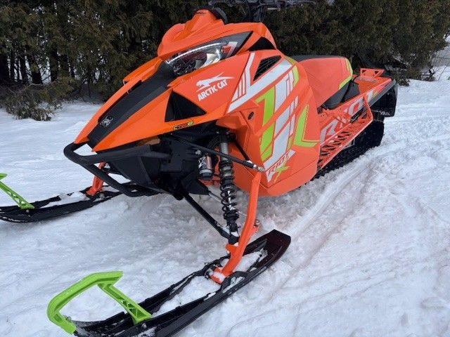 2022 Arctic Cat RIOT X 8000 146 ES MOTONEIGE NEUVE SEULEMENT 156 in Snowmobiles in Lac-Saint-Jean