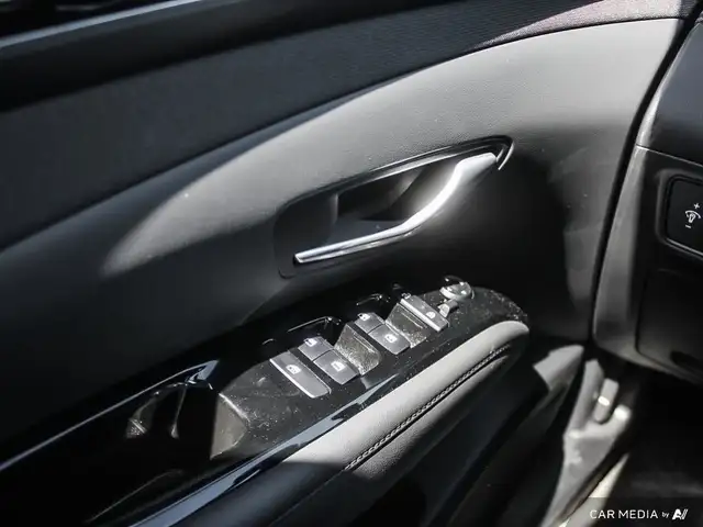 2024 Hyundai Tucson Hybrid Ultimate Android Auto | Low KMS |... in Cars & Trucks in London - Image 18