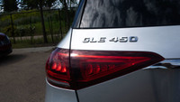 This Mercedes-Benz GLE has a strong Intercooled Turbo Gas/Electric I-6 3.0 L/183 engine powering thi... (image 6)