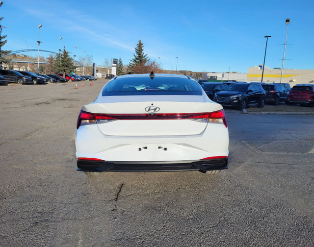 2022 Hyundai Elantra Preferred LOW MILEAGE! BLIND SPOT MONITOR,  in Cars & Trucks in Calgary - Image 3