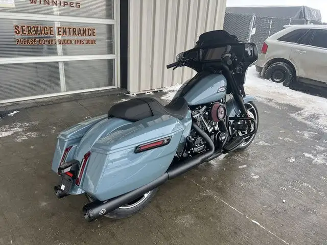 2024 Harley-Davidson FLHX - Street Glide in Sport Touring in Winnipeg - Image 3