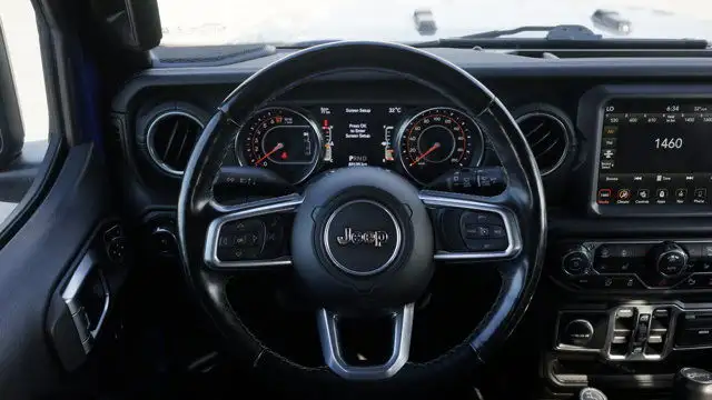 2019 Jeep Wrangler Unlimited Sahara 4x4 | Leather in Cars & Trucks in Guelph - Image 14