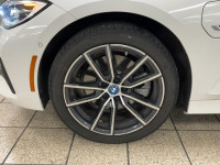 10 speakers;10.2 inch primary display;18 x 7.5-inch front and rear machined w/painted accents alumin... (image 3)