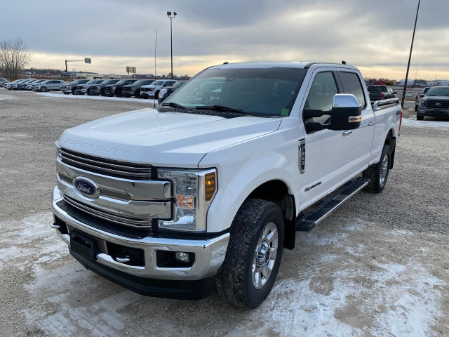  2018 Ford F-350 Lariat 4x4 Crew Cab in Cars & Trucks in Winnipeg