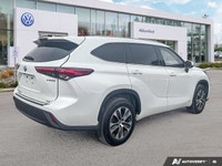 This Toyota Highlander delivers a Gas/Electric I-4 2.5 L/152 engine powering this Variable transmiss... (image 4)