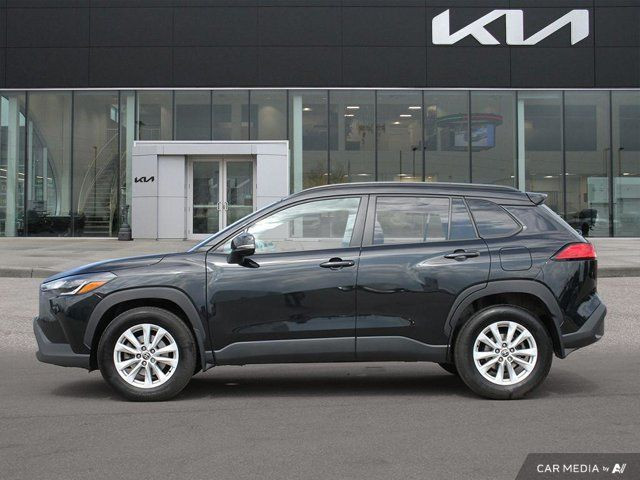 2022 Toyota Corolla Cross LE | Accident Free | in Cars & Trucks in Guelph - Image 2
