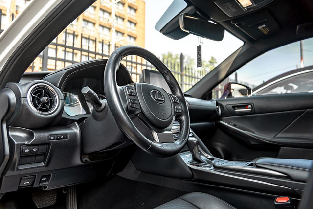 2021 LEXUS IS 300 AWD | CAM | HEATED SEATS | BSM | in Cars & Trucks in City of Toronto - Image 4