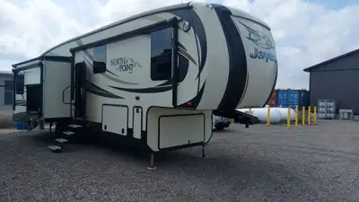 Specifications and Features: Exterior Dimensions: Length: 38.3 ft Width: 8 ft Height: 13.25 ft Inter...