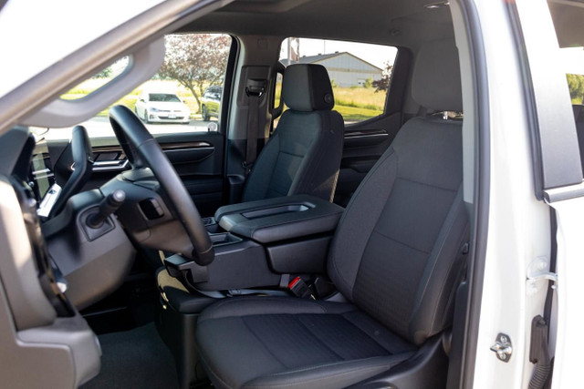 2025 Chevrolet Silverado 1500 LT Crew 4X4 in Cars & Trucks in London - Image 3