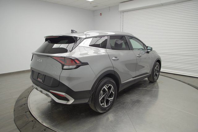 2023 Kia Sportage LX in Cars & Trucks in Calgary - Image 4
