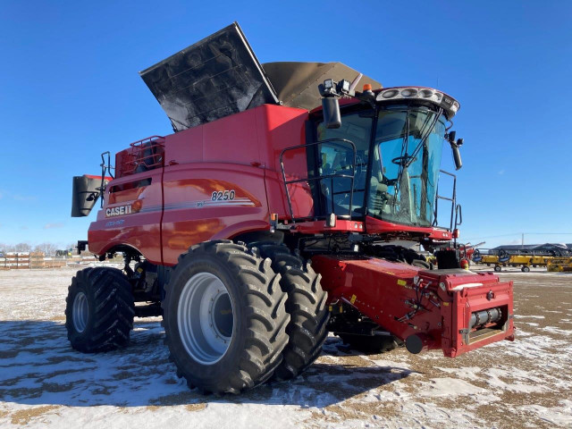 2020 Case IH 8250 RWA  in Farming Equipment in Regina - Image 4