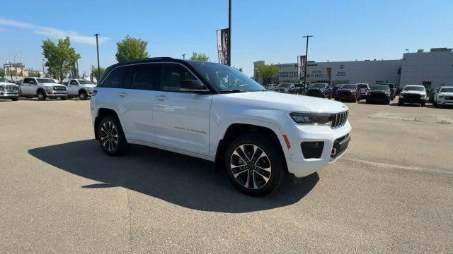 2023 Jeep Grand Cherokee Overland | Massage Seats | Sunroof in Cars & Trucks in Edmonton - Image 3