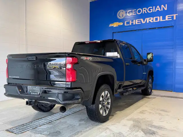 2024 Chevrolet Silverado 2500HD Custom- Blacked Out - Power Seat in Cars & Trucks in Barrie - Image 13
