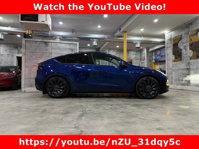 Tesla Model Y 2022 in Cars & Trucks in Markham / York Region - Image 3