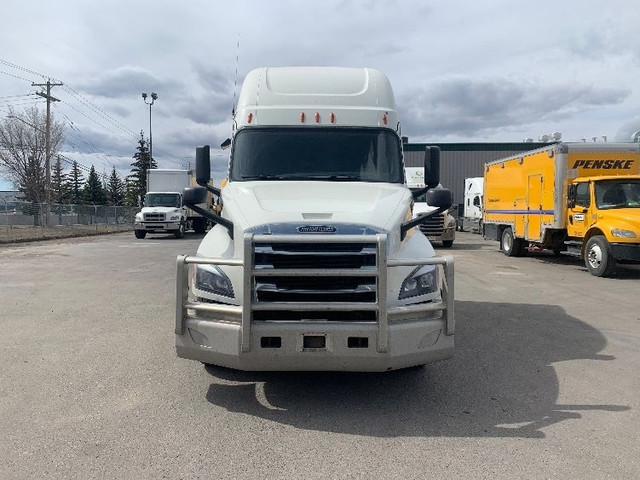 2019 Freightliner T12664ST in Heavy Trucks in Winnipeg - Image 2