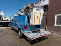- 2006 Ford E-350 Cargo Van W/ Bucket - Triton 5.4L V8 Gasoline Engine - 148,705 KM - Versa Lift 29... (image 2)