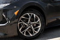 VEHICLE HIGHLIGHTS: BACKUP CAMERA, HEATED SEATS, HD RADIO, 5 PASSENGER, ELECTRIC MIRRORS, ABS, HARD... (image 4)