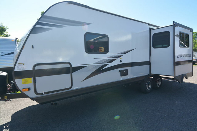 2022 JAYCO JAY FEATHER 24RL (FINANCING AVAILABLE) in Travel Trailers & Campers in Saskatoon - Image 4