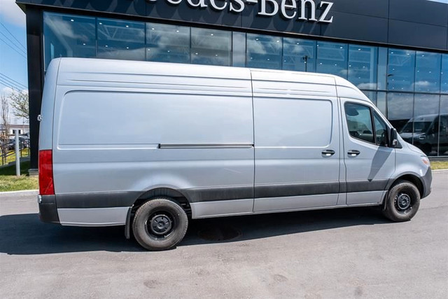 2025 Mercedes-Benz Sprinter 2500 170 Wheelbase High Roof RWD in Cars & Trucks in Laval / North Shore - Image 2