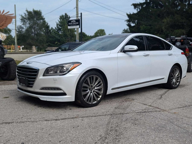2015 Hyundai Genesis Ultimate in Cars & Trucks in London