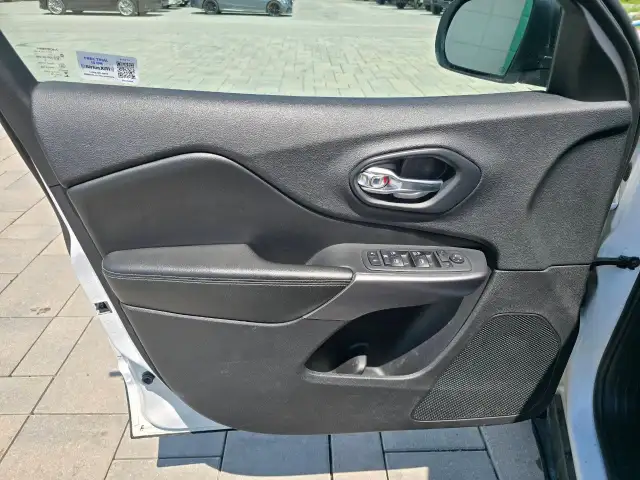 2019 Jeep Cherokee dans Autos et camions dans Ottawa - Image 10