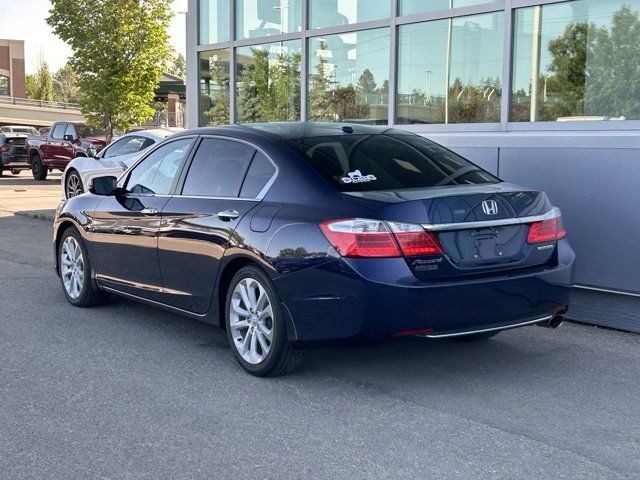 2015 Honda Accord Sedan Touring in Cars & Trucks in Calgary - Image 4