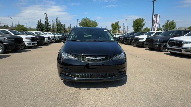 2024 Chrysler Grand Caravan SXT | Heated Seats | Apple CarPlay in Cars & Trucks in Edmonton - Image 3