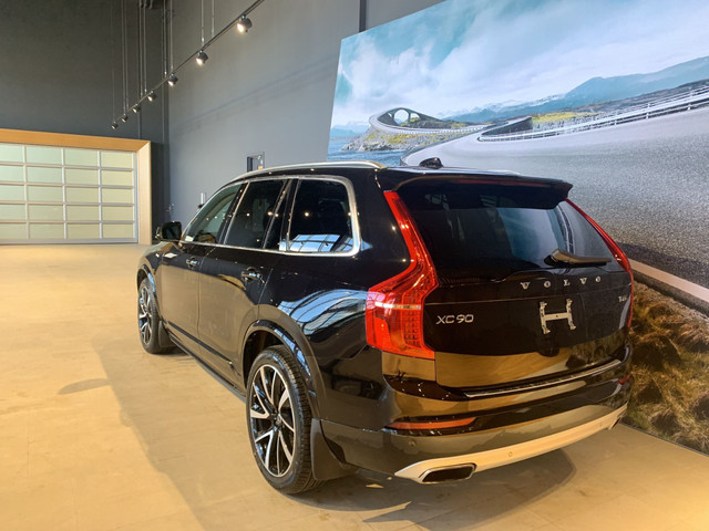 2020 Volvo XC90 T6 AWD Momentum (6-Seat) in Cars & Trucks in Edmonton - Image 3