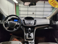 All wheel drive 15 Escape SE with backup camera, bluetooth and more. 1.6 liter turbocharged engine.... (image 6)