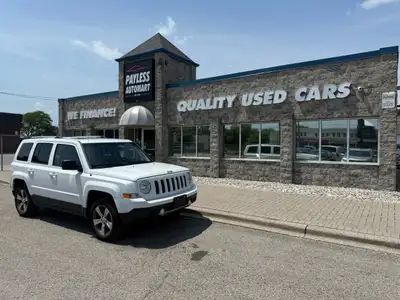 2016 Jeep Patriot 4X4 - In Bright White - Touch screen - Remote start - Sunroof - Leather seats - He...
