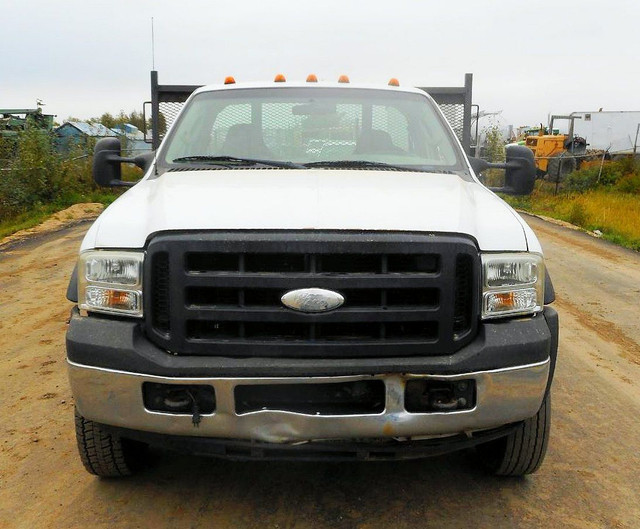 2006 Ford F450 Super Duty Single Axle Deck Truck in Cars & Trucks in St. Albert - Image 4