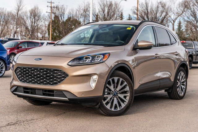 2020 Ford Escape Titanium Hybrid in Cars & Trucks in Calgary