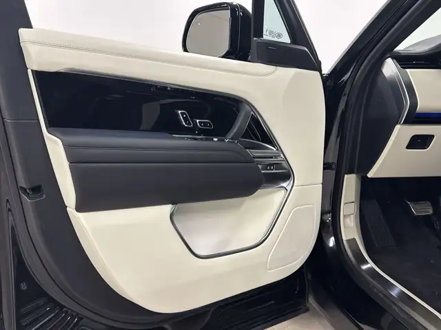 2023 Land Rover NEW RANGE ROVER P530 SE SWB Offre de location Pr in Cars & Trucks in City of Montréal - Image 16