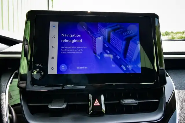 2024 Toyota Corolla LE - Heated Seats - Apple CarPlay dans Autos et camions dans Ottawa - Image 19