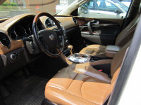 7 PASSENGERS. FINISHED IN PEARL WHITE WITH BROWN LEATHER INTERIOR. PANORAMIC MOON ROOF, CAPTAIN CHAI... (image 7)