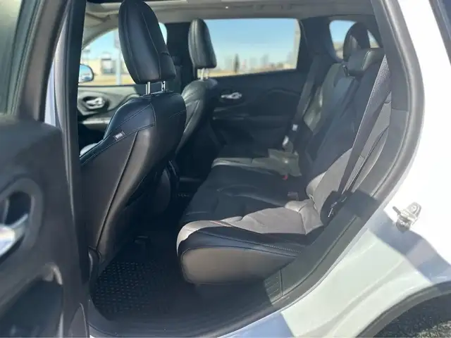 2020 Jeep Cherokee in Cars & Trucks in Winnipeg - Image 17