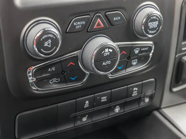 2021 RAM 1500 Classic SLT Warlock | GPS | Park Senses | Back-... in Cars & Trucks in London - Image 12