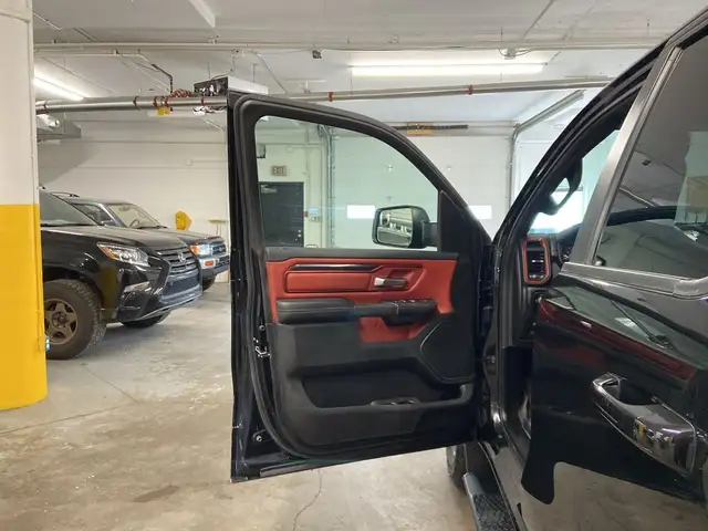 2019 Ram 1500 Rebel 4x4 Quad Cab 6'4 Box dans Autos et camions dans Calgary - Image 11
