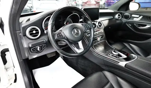2016 Mercedes-Benz C-Class LOW KM,NO ACCIDENT,ONE OWNER,AWD,C 30 in Cars & Trucks in City of Toronto - Image 17
