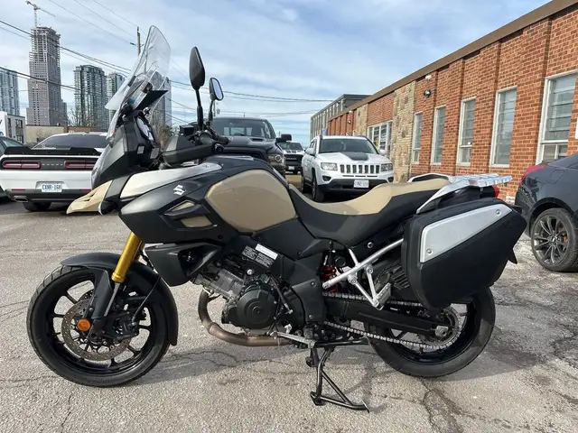 2014 Suzuki V-Strom 1000 ~ VSTROM 1000CC ~ VERSATILE ~ CLEAN BIK in Street, Cruisers & Choppers in City of Toronto - Image 3